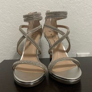 Touch of Nina heels size 6US EUR36